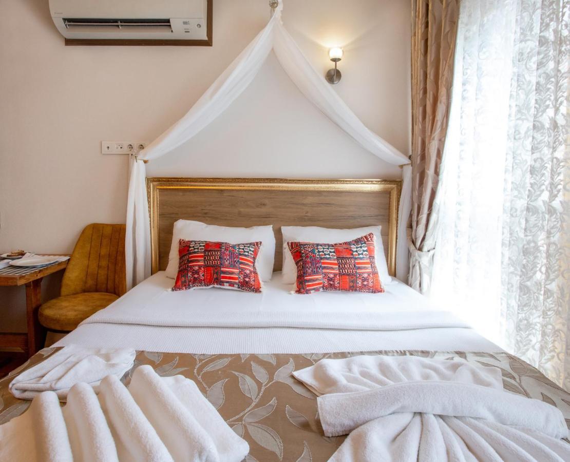 April Hotel อิสตันบูล ภายนอก รูปภาพ